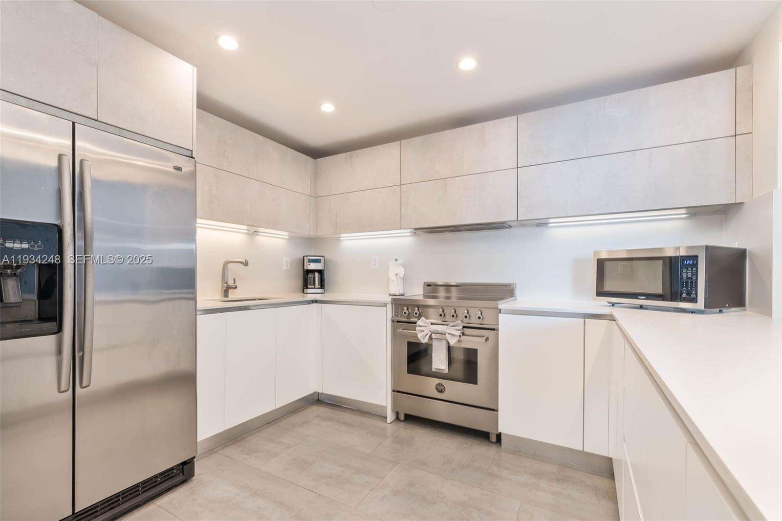 Roney Palace Unit #507 | Picture 8