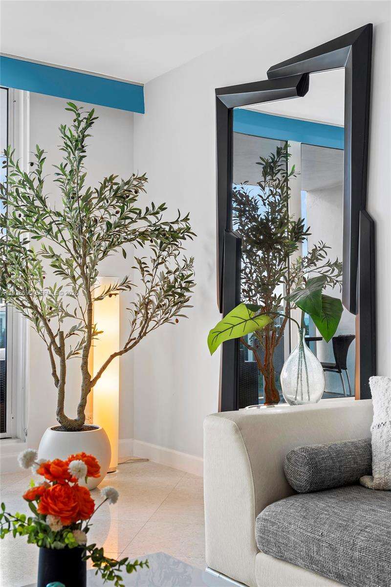 Roney Palace Unit #408 | Picture 17