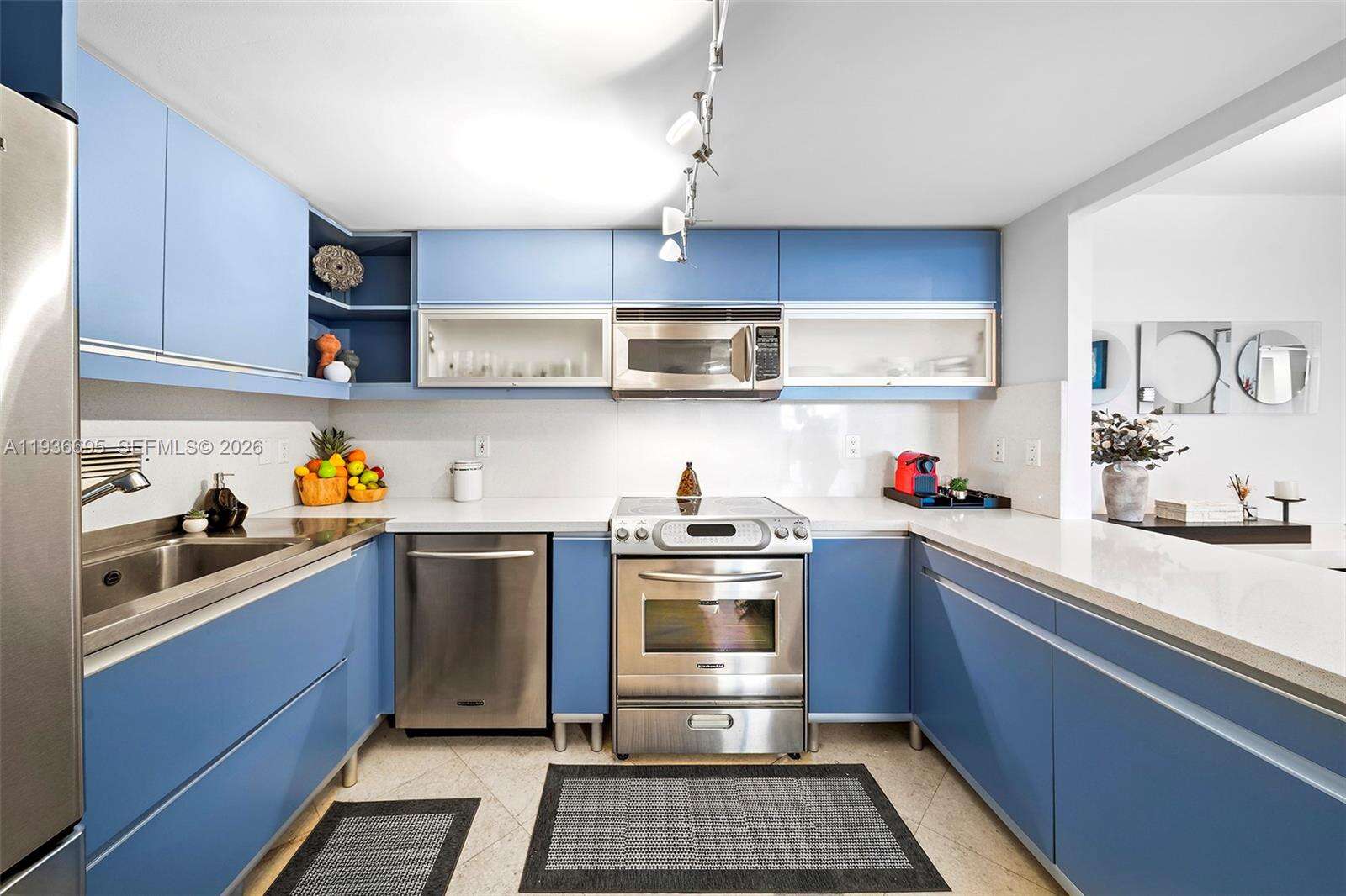 Roney Palace Unit #408 | Picture 10