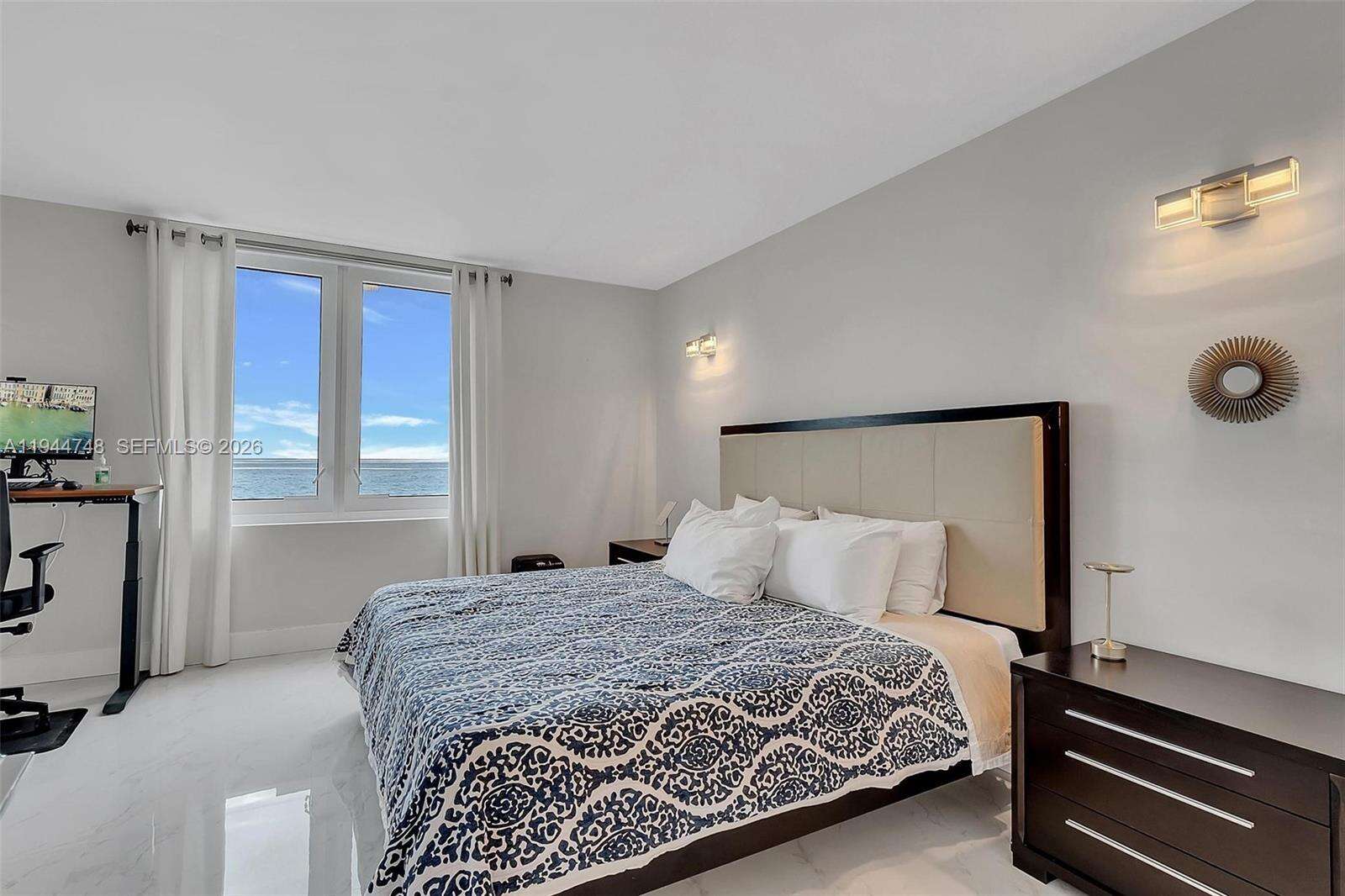 Roney Palace Unit #810 | Picture 12