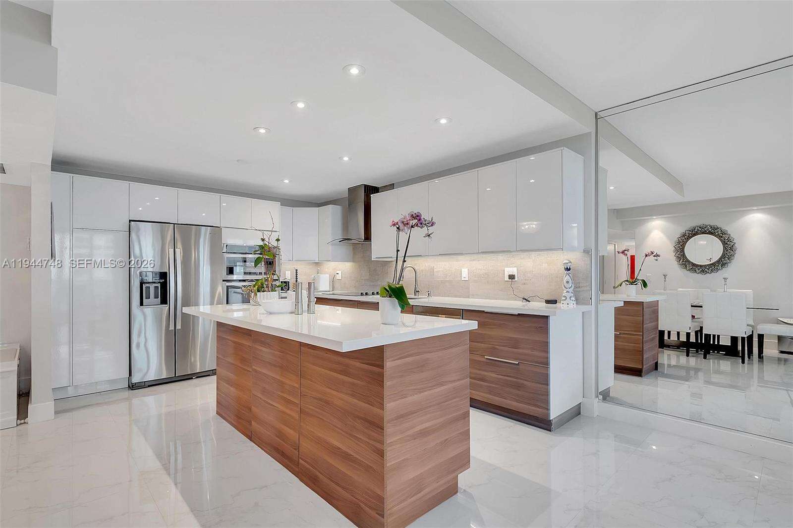 Roney Palace Unit #810 | Picture 5