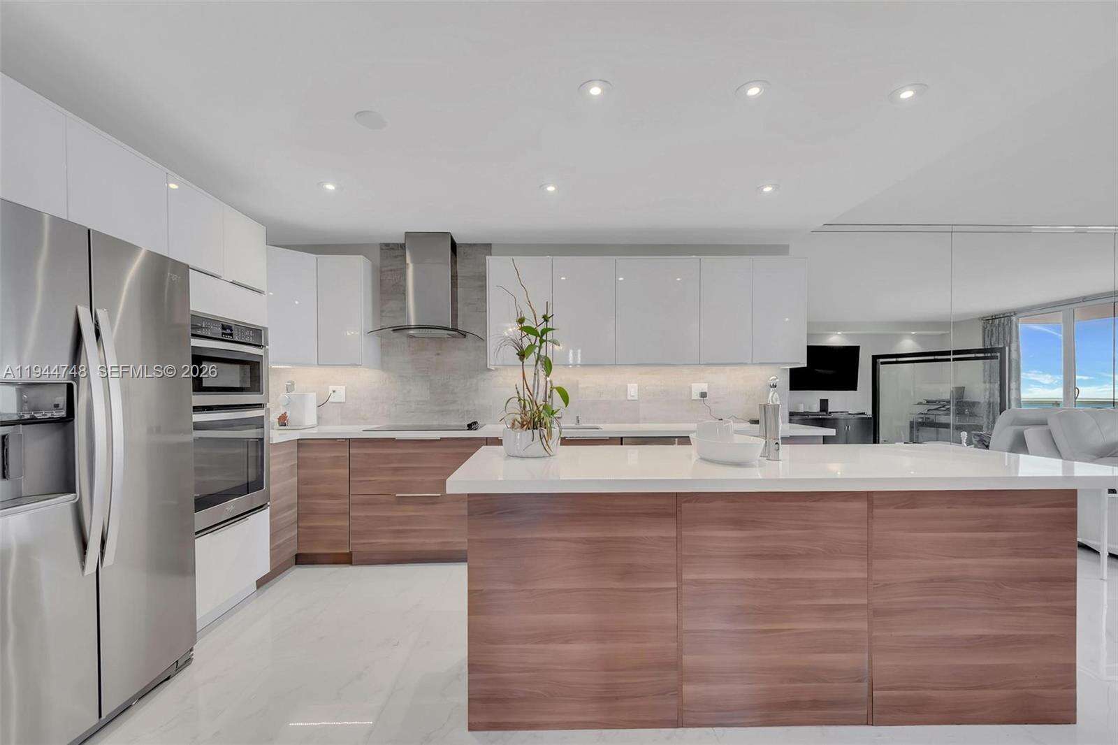 Roney Palace Unit #810 | Picture 6