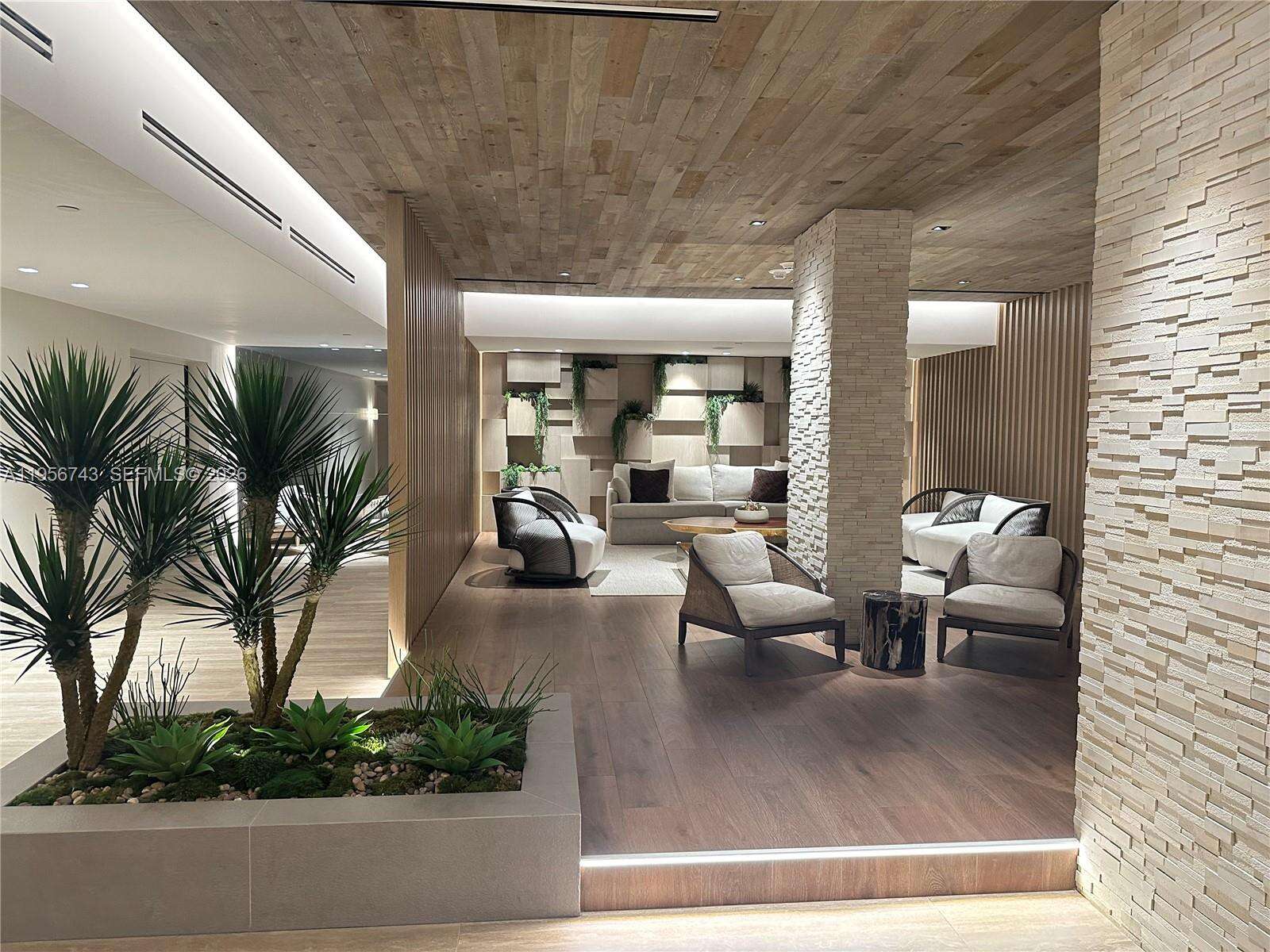 Roney Palace Unit #1421 | Picture 17