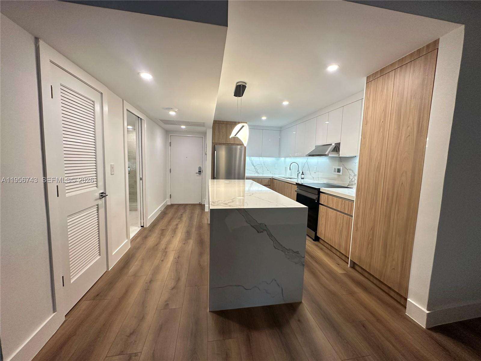 Roney Palace Unit #1421 | Picture 4