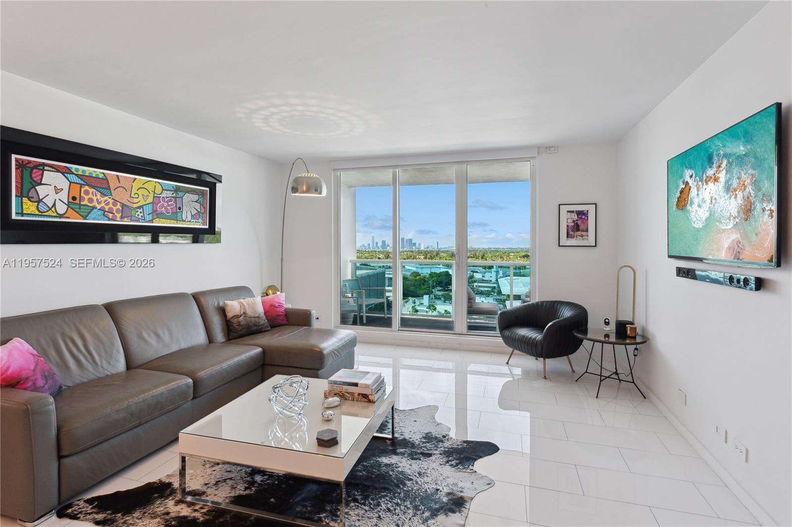 Roney Palace Unit #1234 | Picture 2