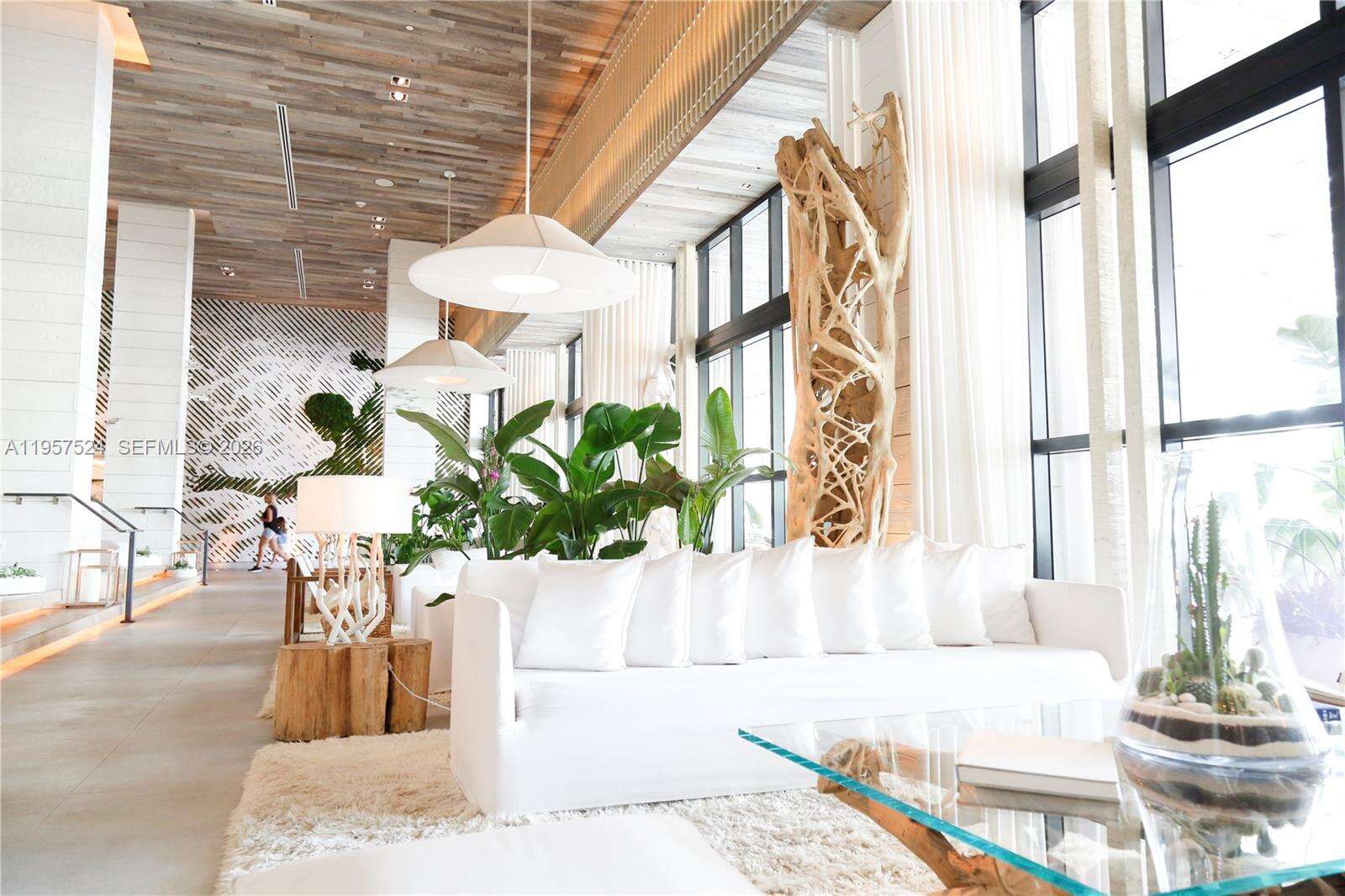 Roney Palace Unit #1234 | Picture 31