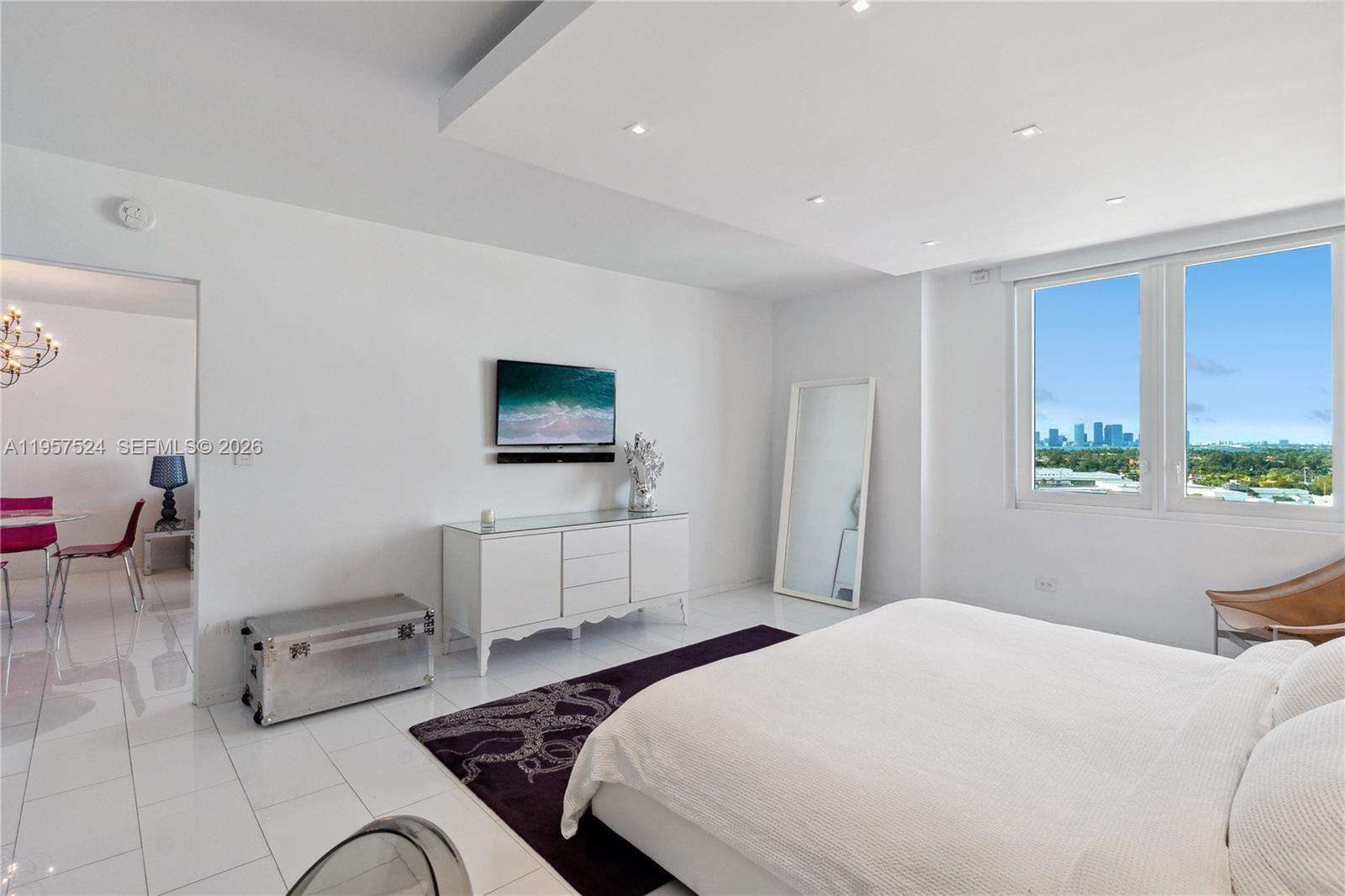 Roney Palace Unit #1234 | Picture 5