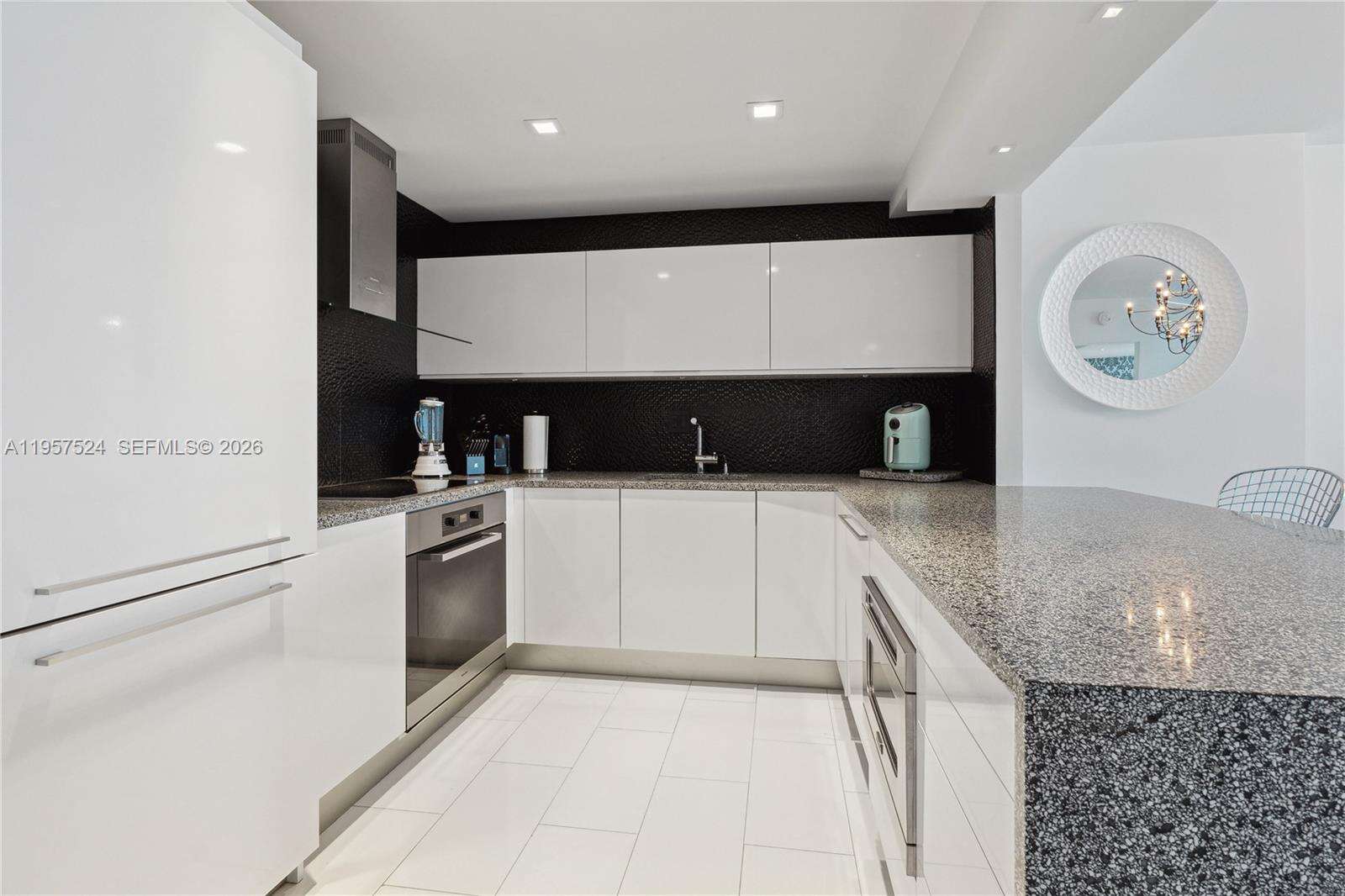 Roney Palace Unit #1234 | Picture 6