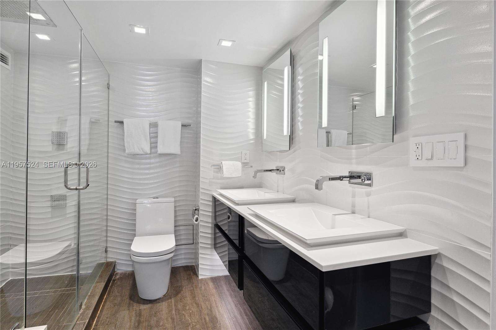 Roney Palace Unit #1234 | Picture 7