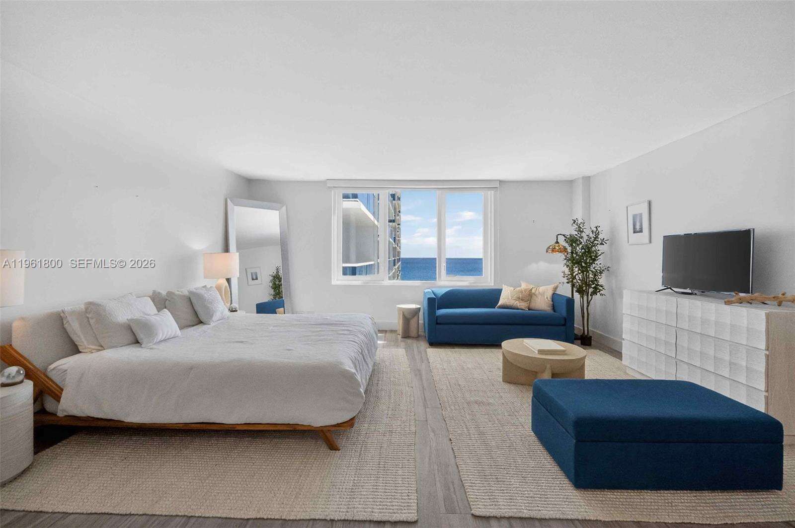 Roney Palace Unit #943 | Picture 1