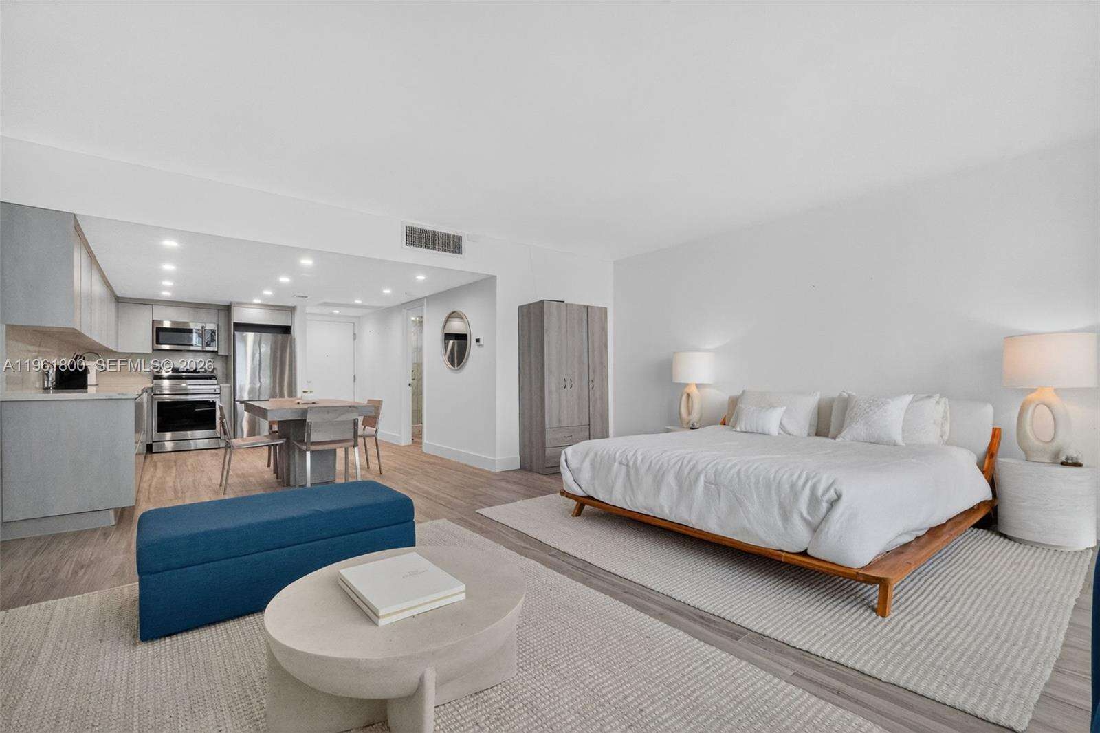 Roney Palace Unit #943 | Picture 2