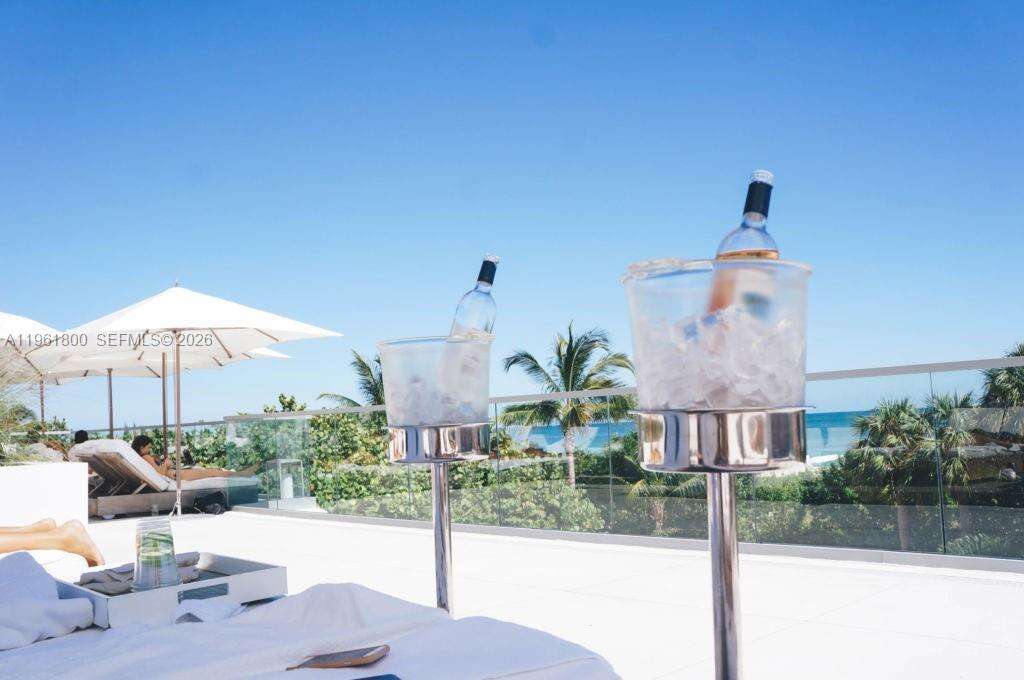 Roney Palace Unit #943 | Picture 21