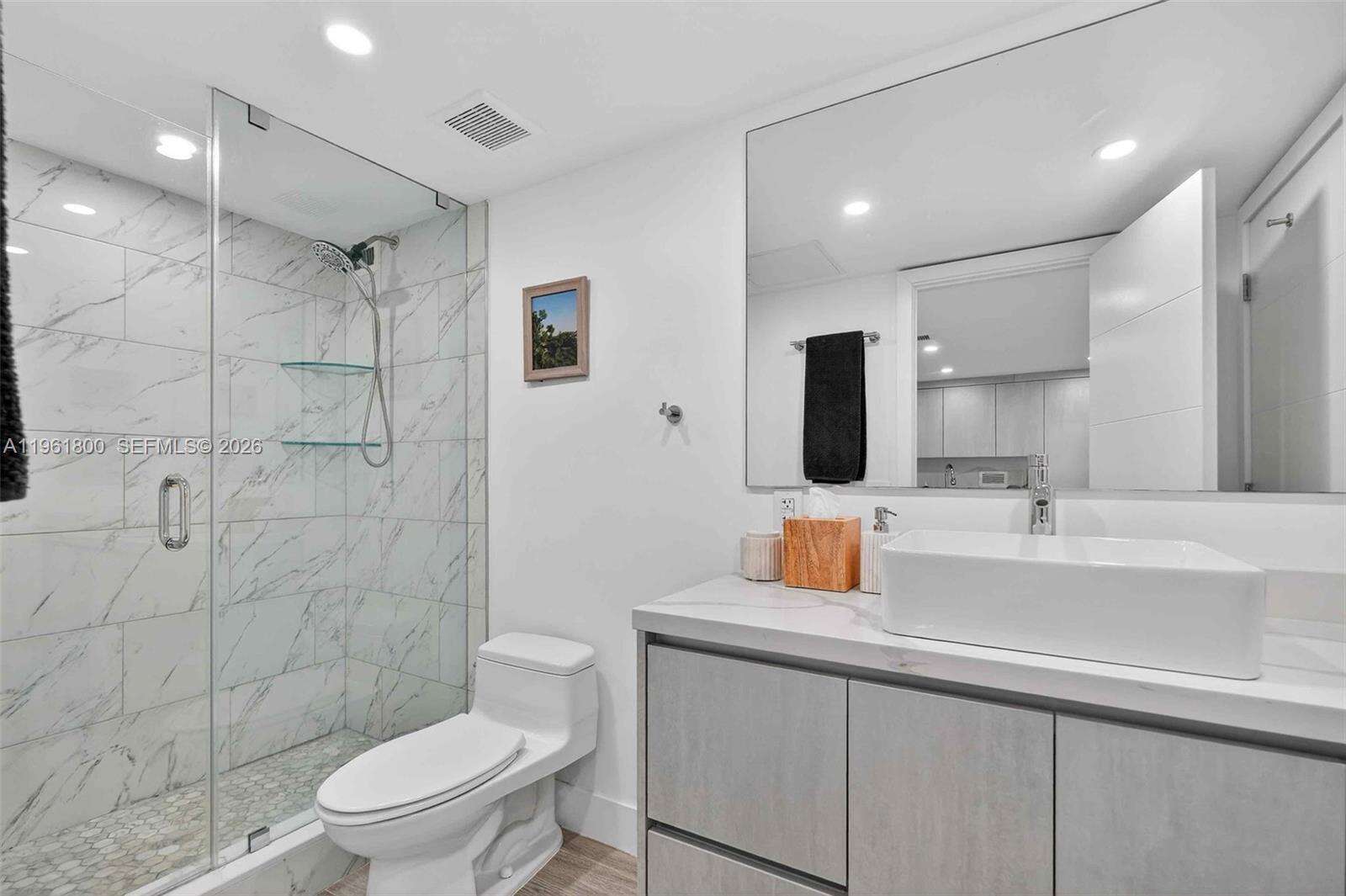 Roney Palace Unit #943 | Picture 6