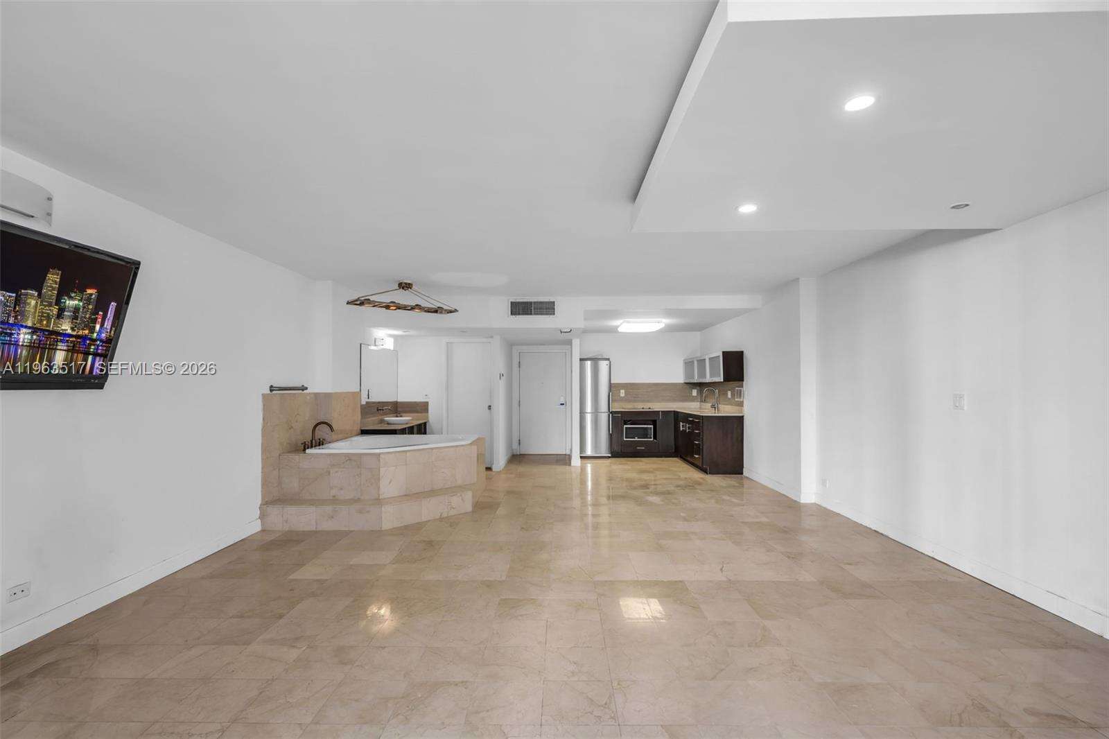 Roney Palace Unit #621 | Picture 7