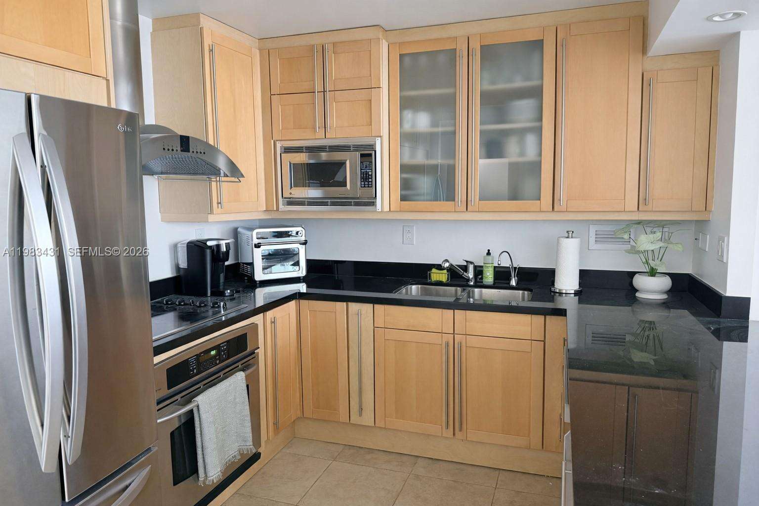 Roney Palace Unit #1501 | Picture 19