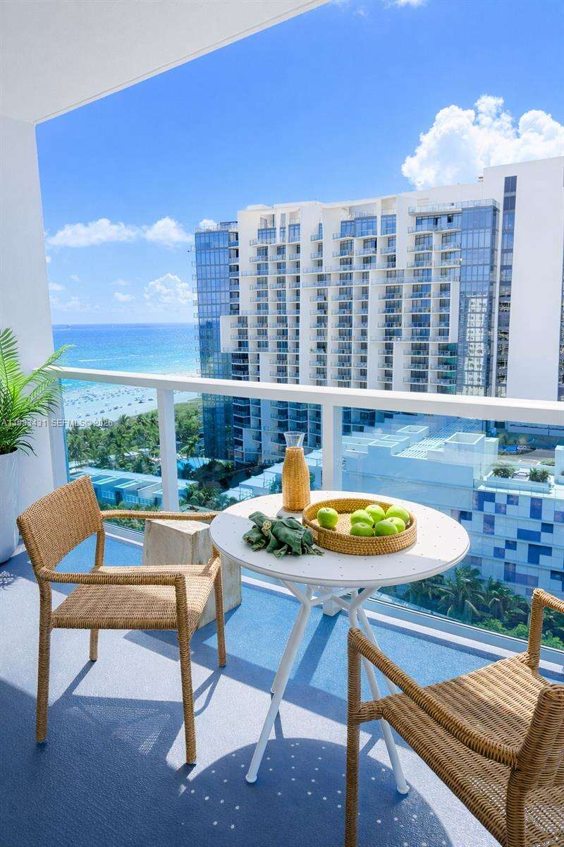 Roney Palace Unit #1501 | Picture 22