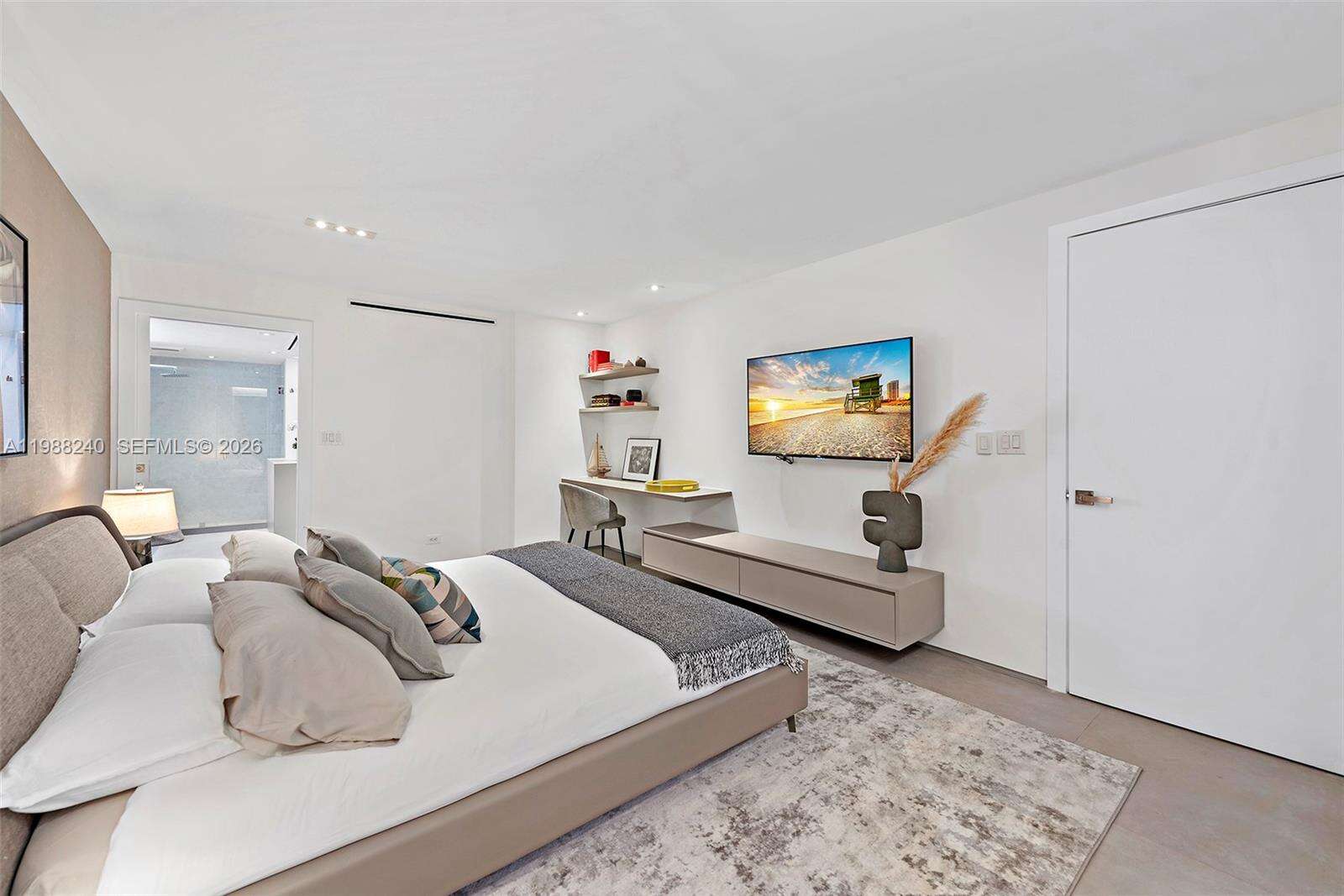 Roney Palace Unit #1004 | Picture 12