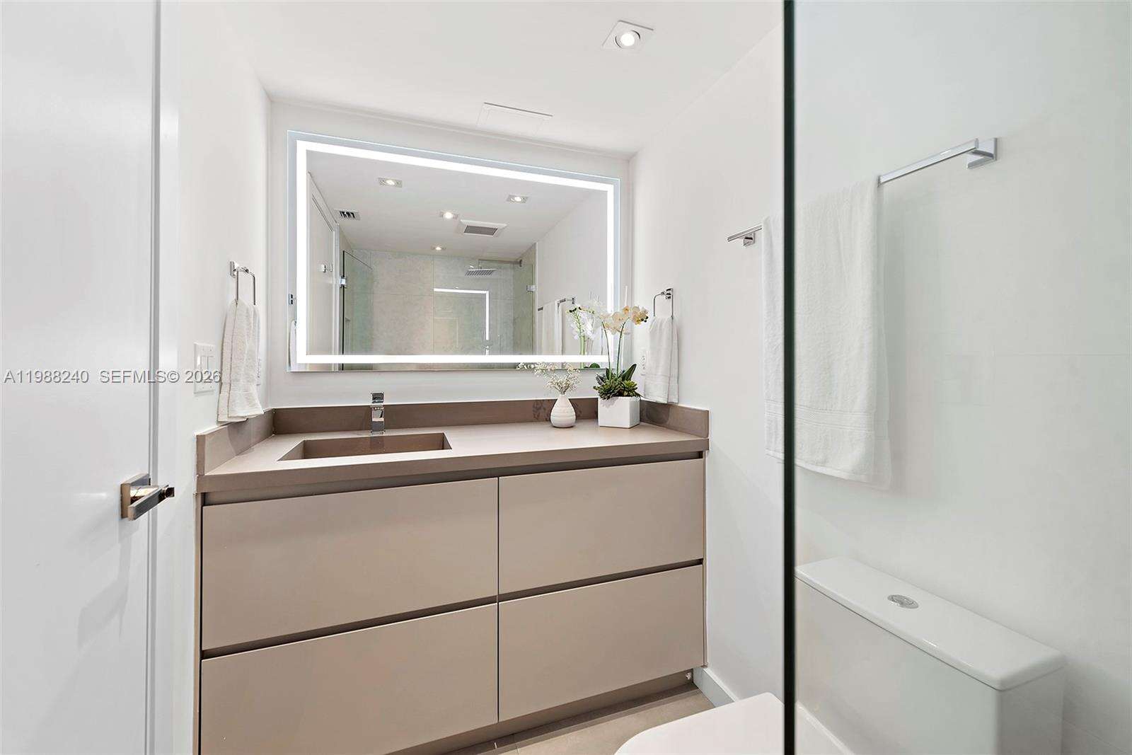 Roney Palace Unit #1004 | Picture 16