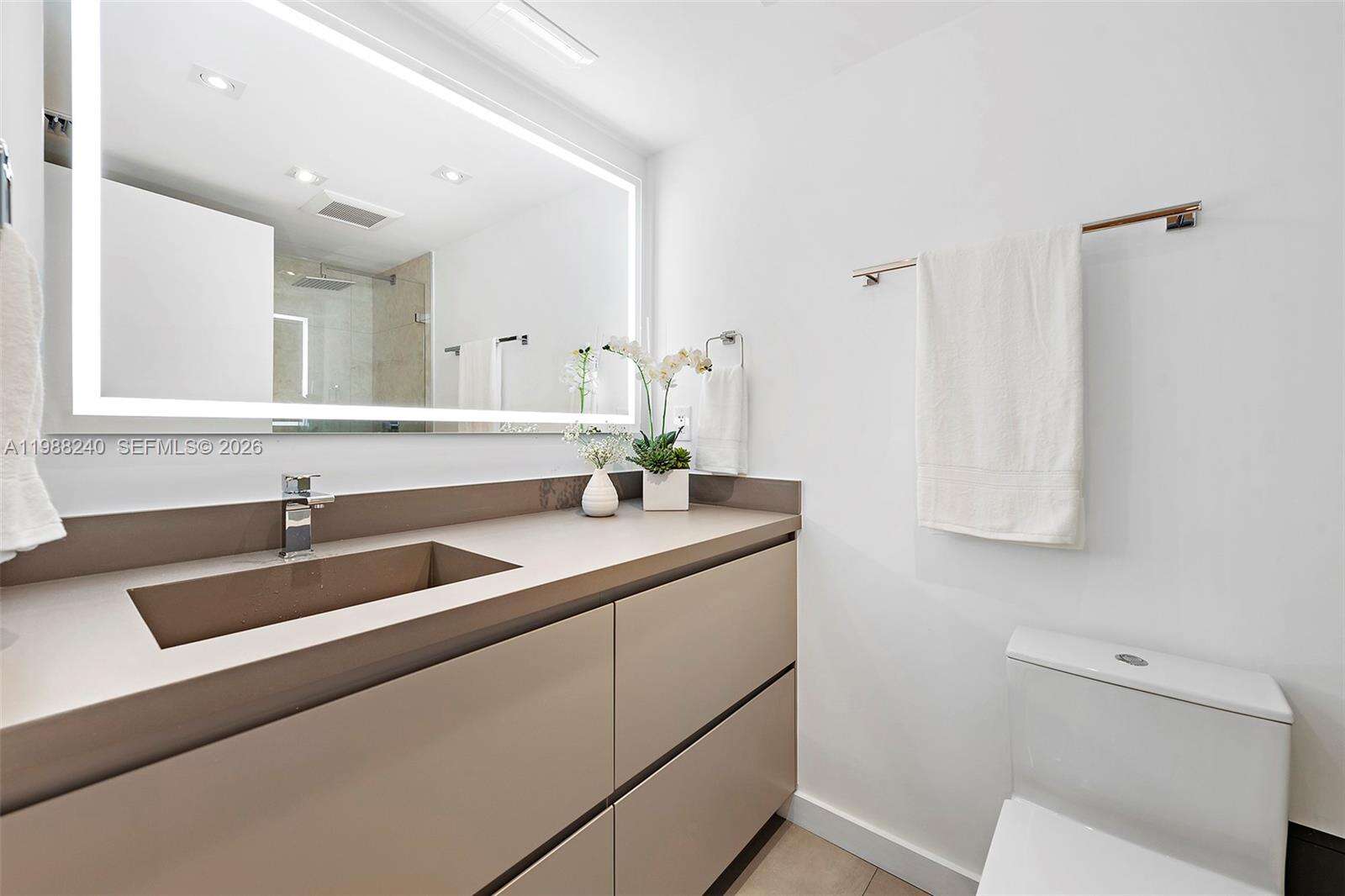 Roney Palace Unit #1004 | Picture 18