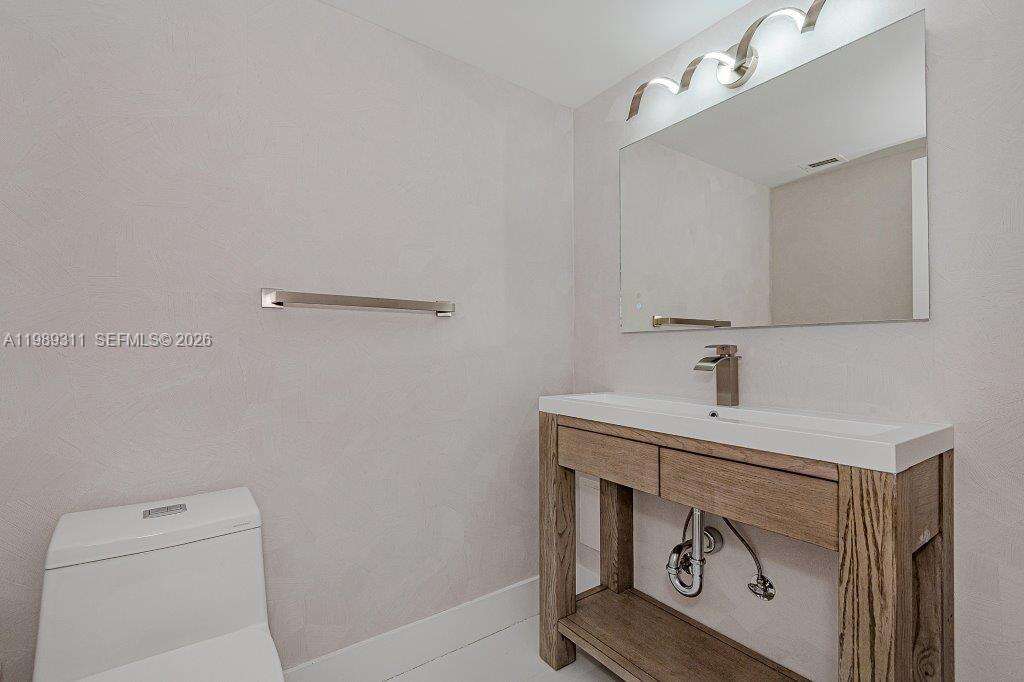 Roney Palace Unit #505 | Picture 12