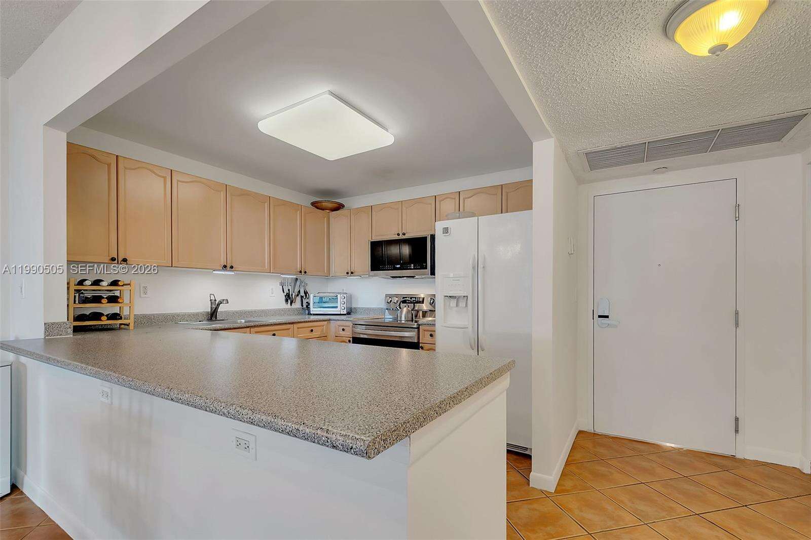 Roney Palace Unit #533 | Picture 3