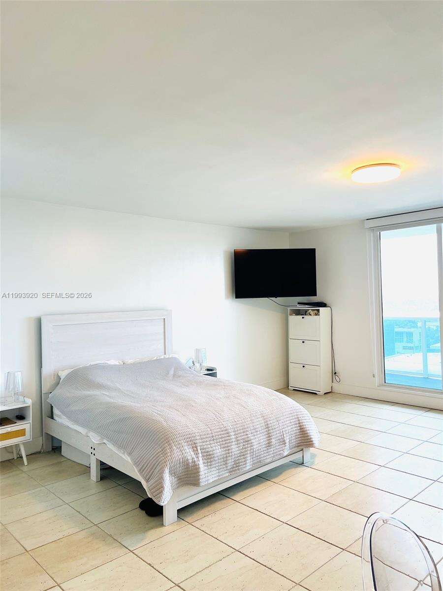 Roney Palace Unit #1229 | Picture 4