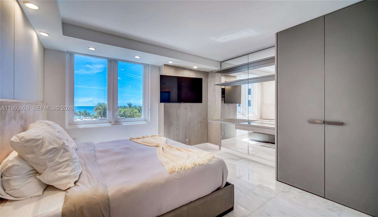 Roney Palace Unit #439 | Picture 4