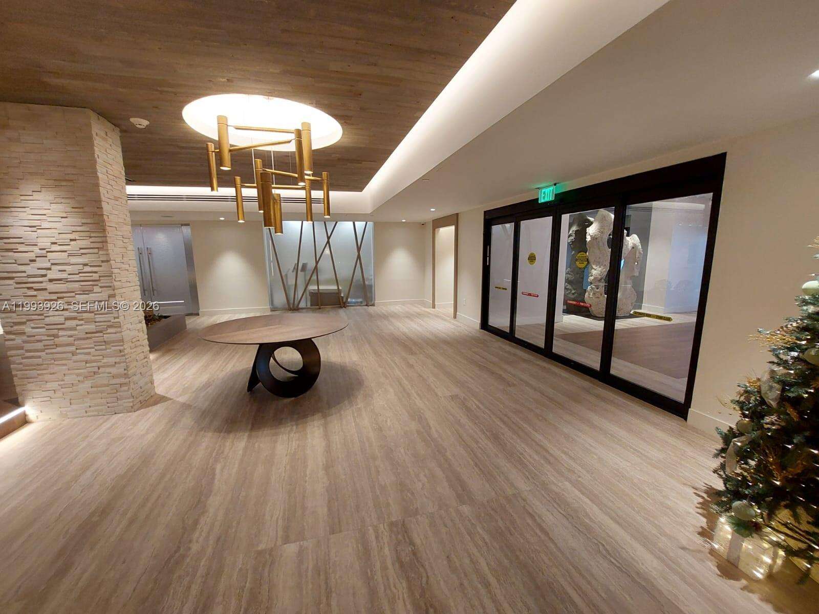 Roney Palace Unit #439 | Picture 32