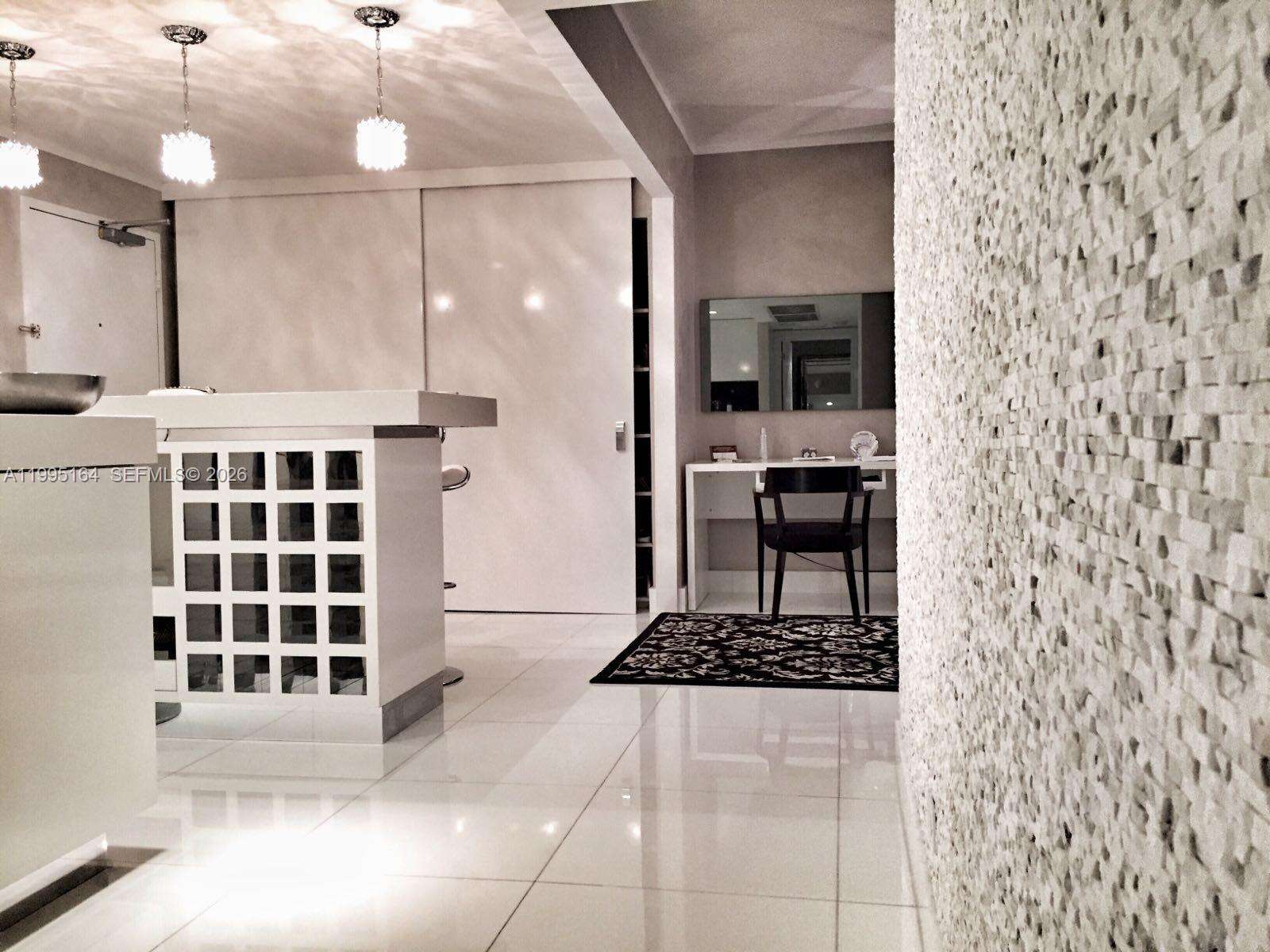 Roney Palace Unit #1507 | Picture 15