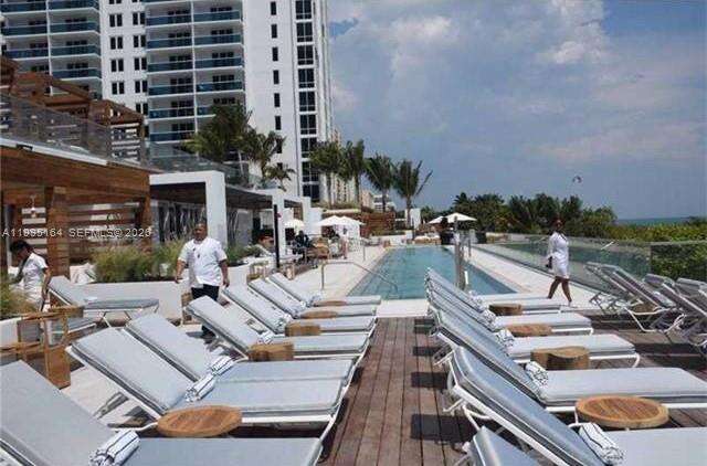 Roney Palace Unit #1507 | Picture 27