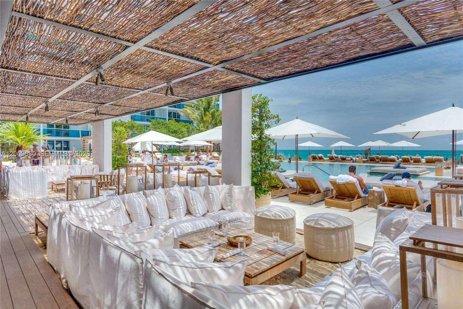 Roney Palace Unit #1009 | Picture 3