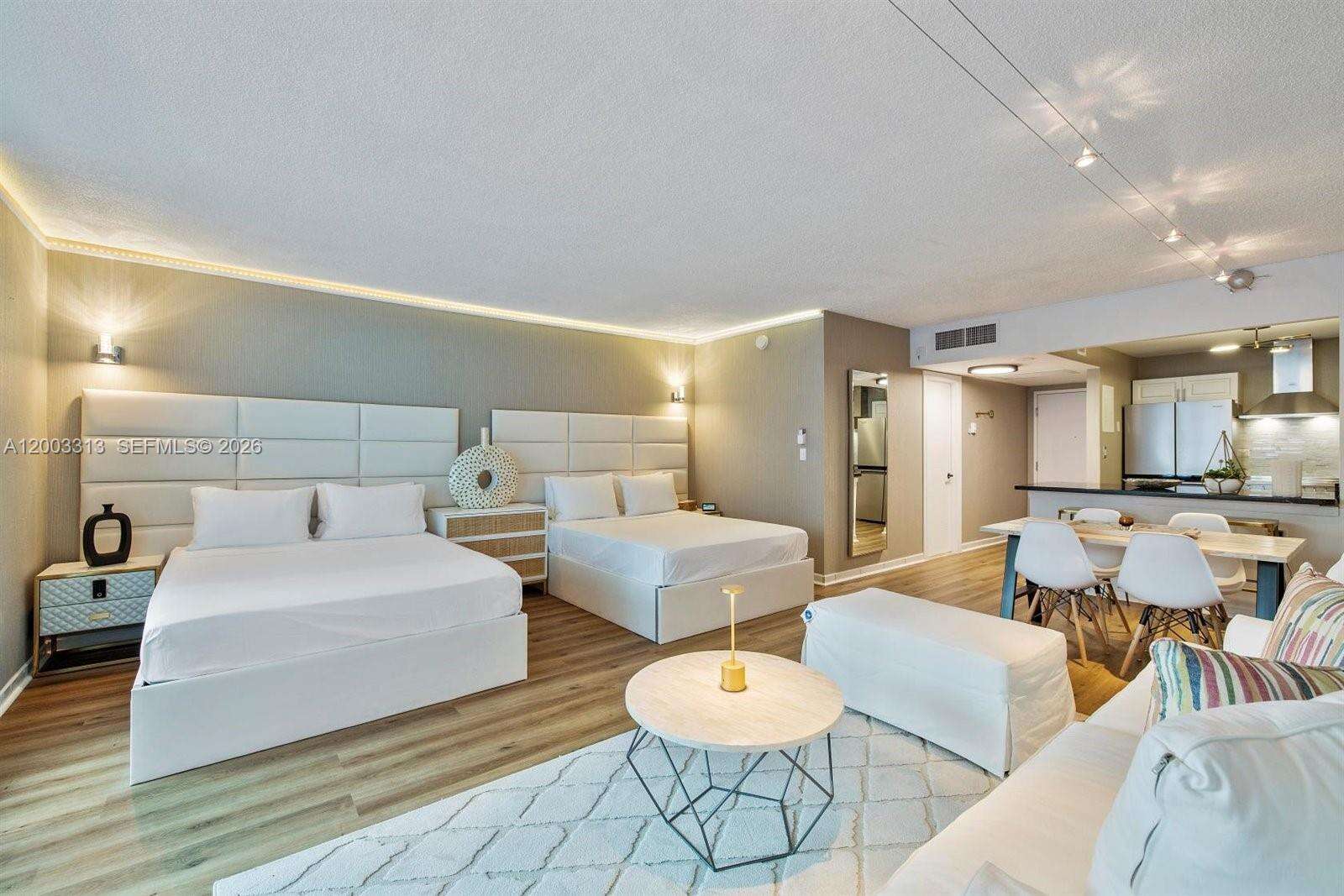 Roney Palace Unit #421 | Picture 1