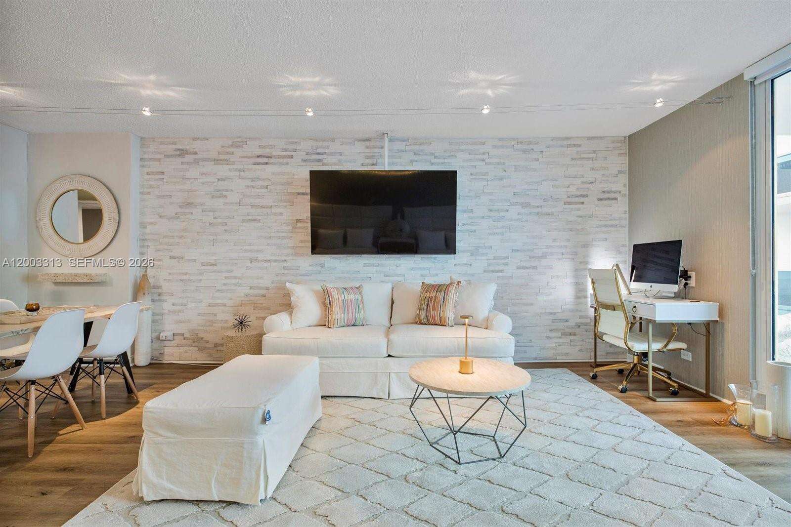 Roney Palace Unit #421 | Picture 3