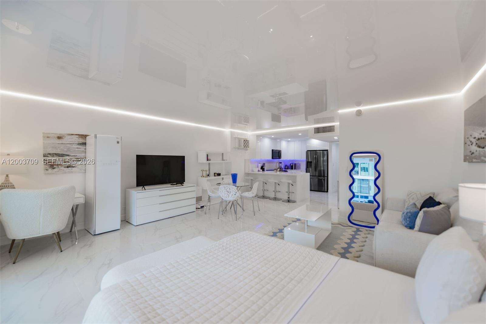 Roney Palace Unit #529 | Picture 11