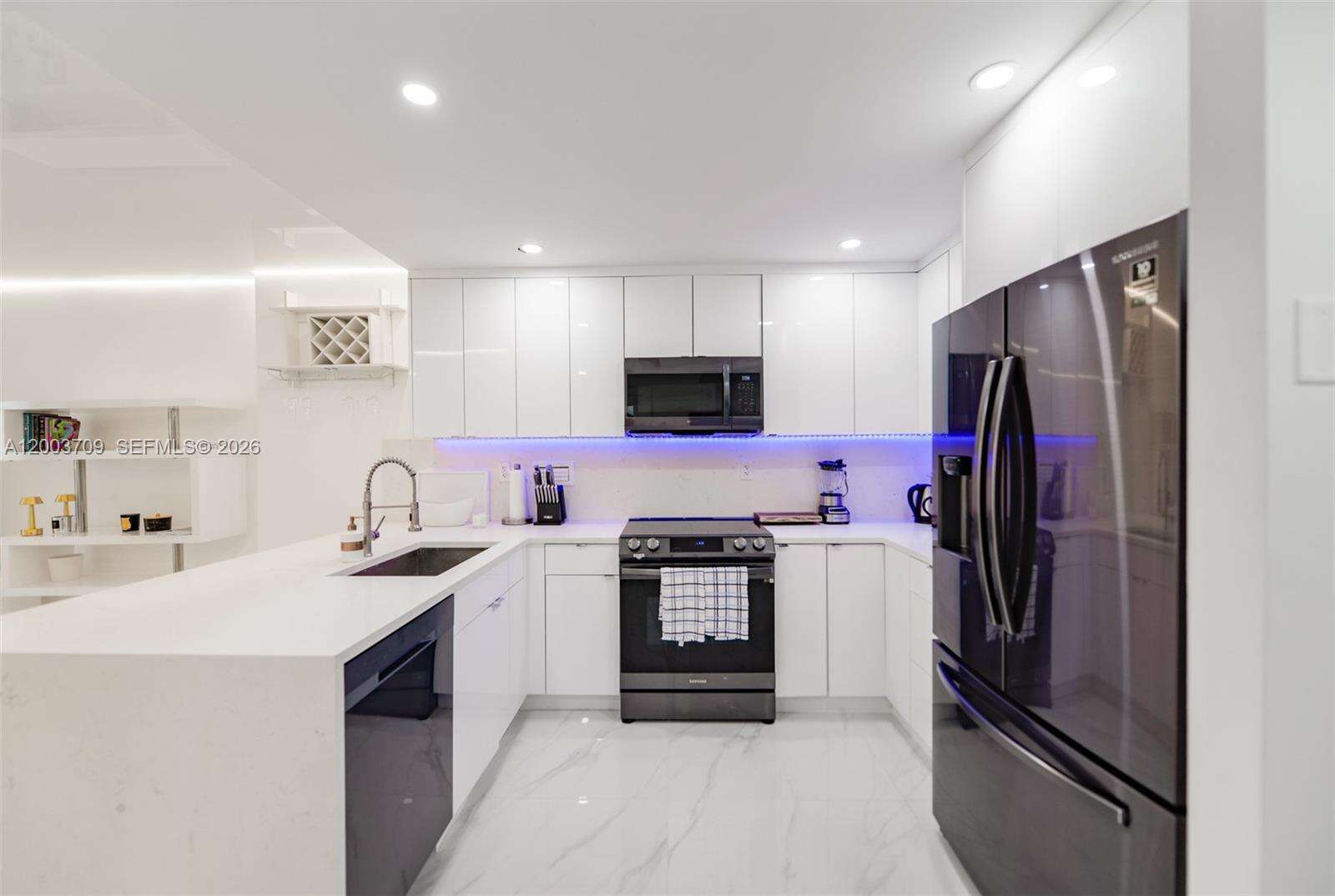 Roney Palace Unit #529 | Picture 15