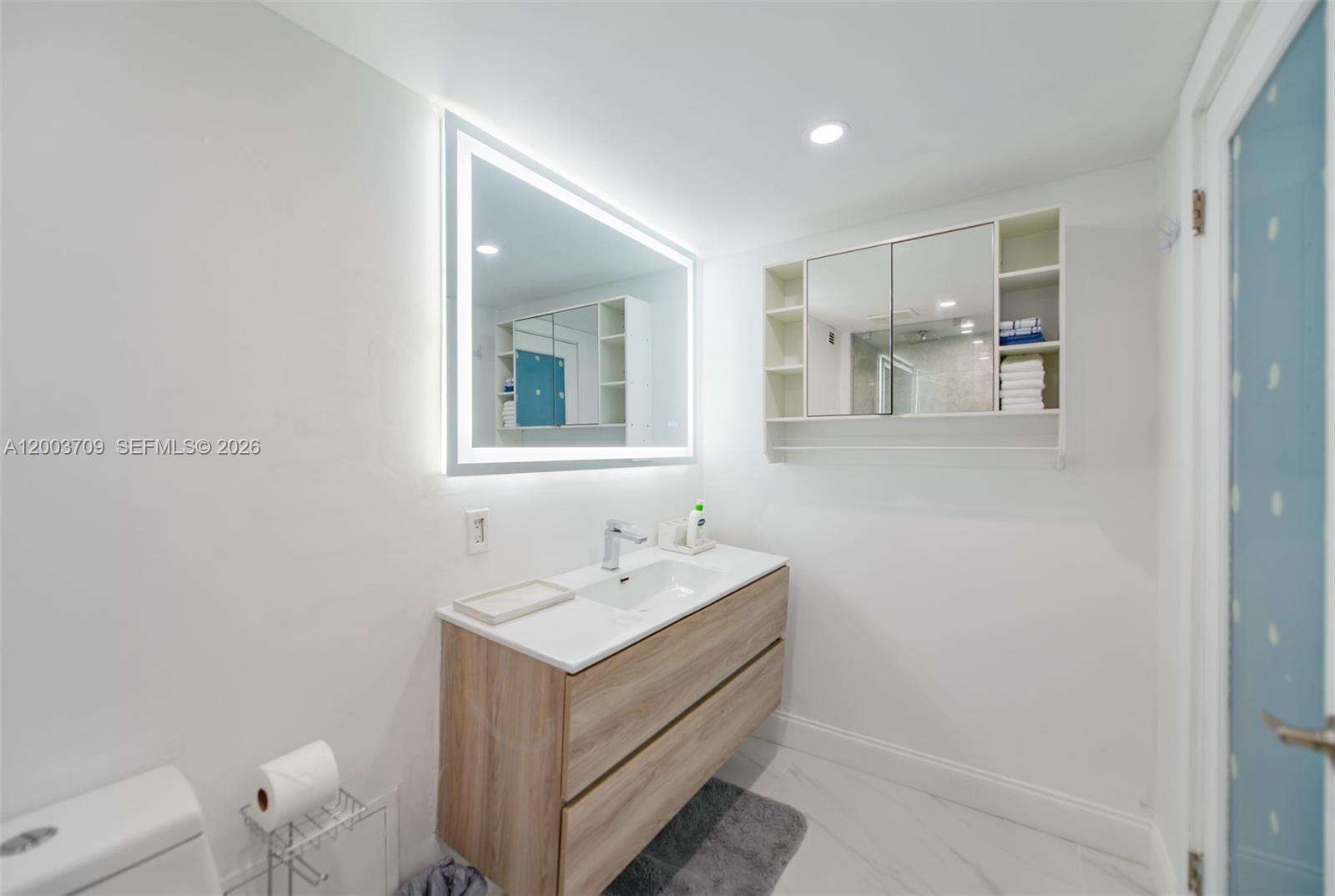 Roney Palace Unit #529 | Picture 19