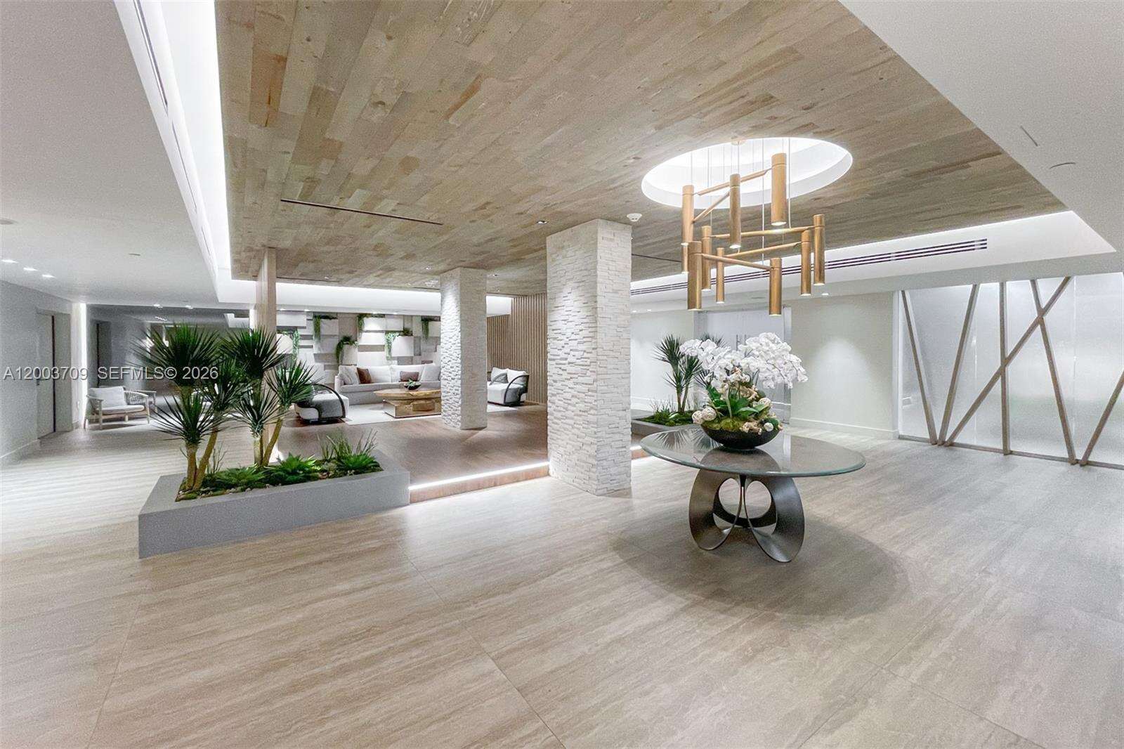 Roney Palace Unit #529 | Picture 23