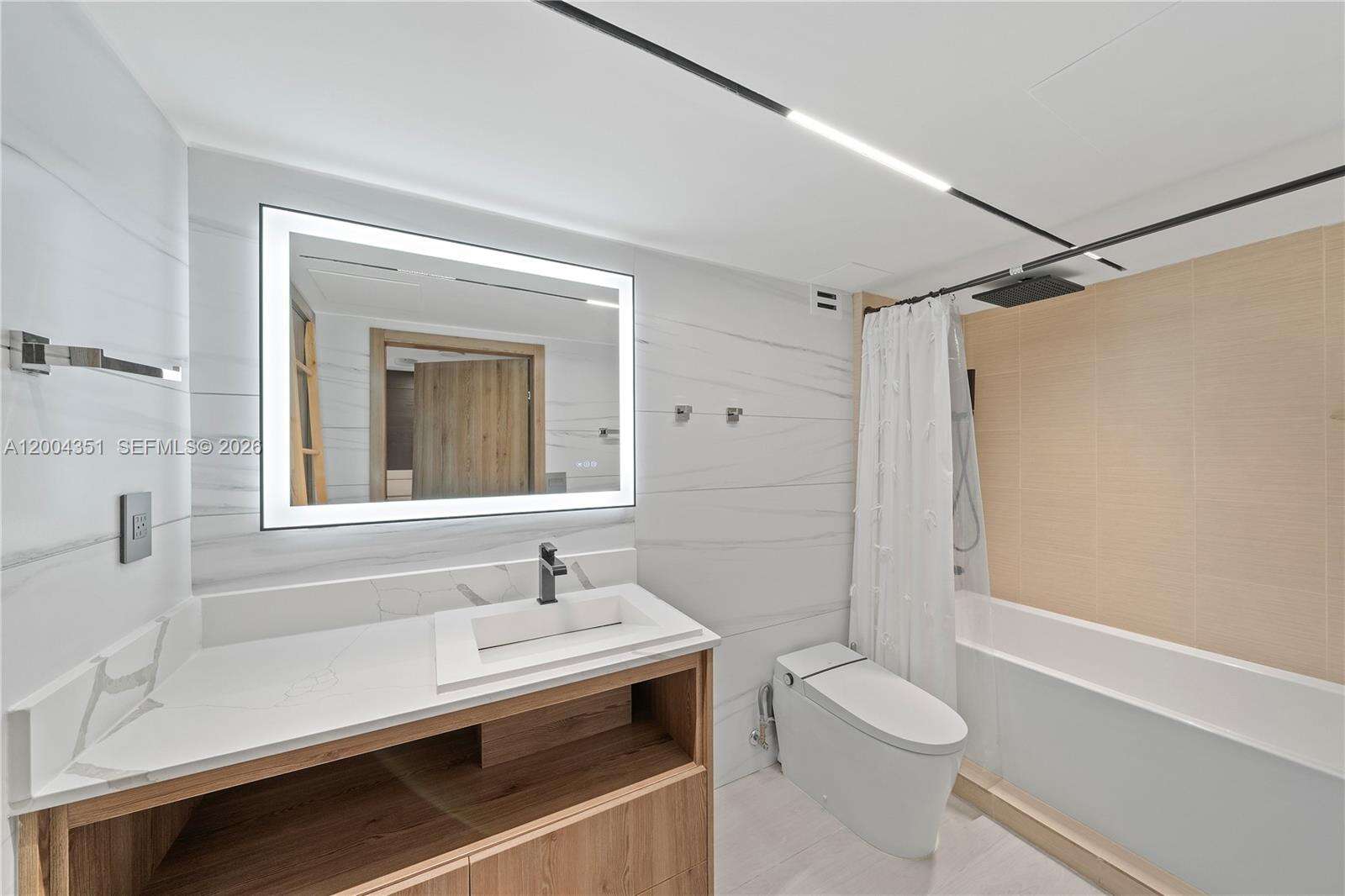 Roney Palace Unit #432 | Picture 12