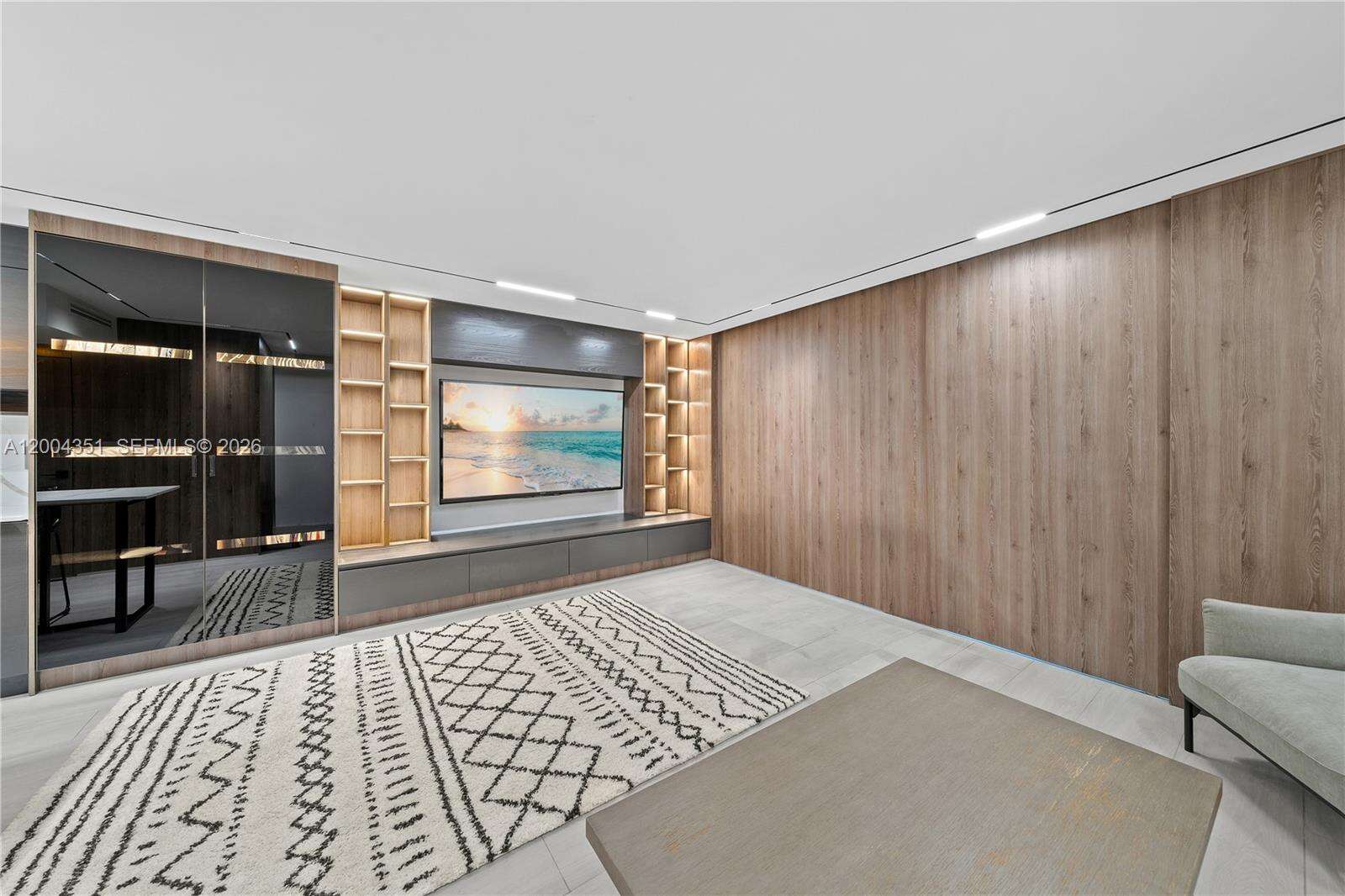 Roney Palace Unit #432 | Picture 8