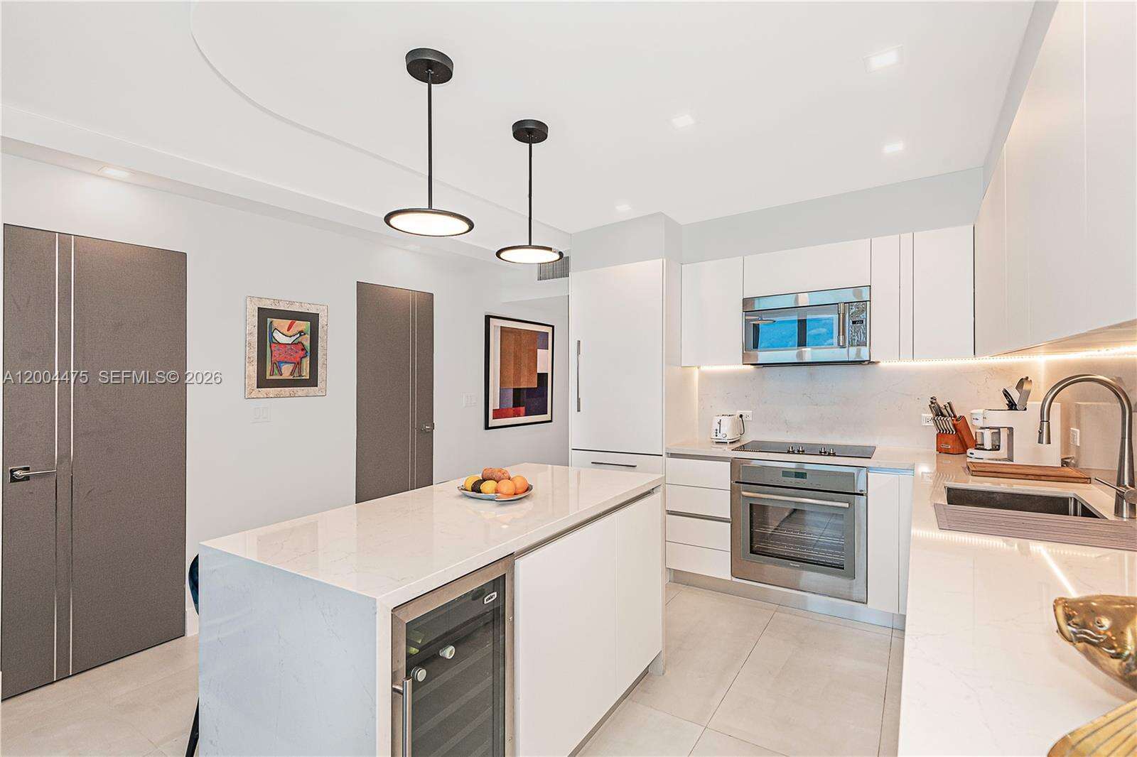 Roney Palace Unit #1440 | Picture 11