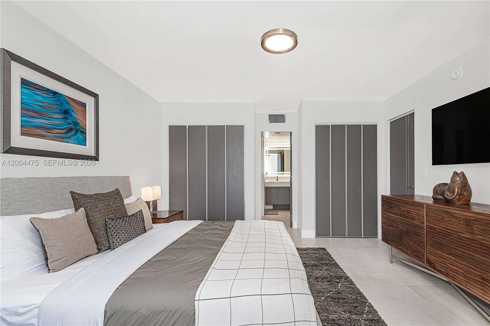 Roney Palace Unit #1440 | Picture 17