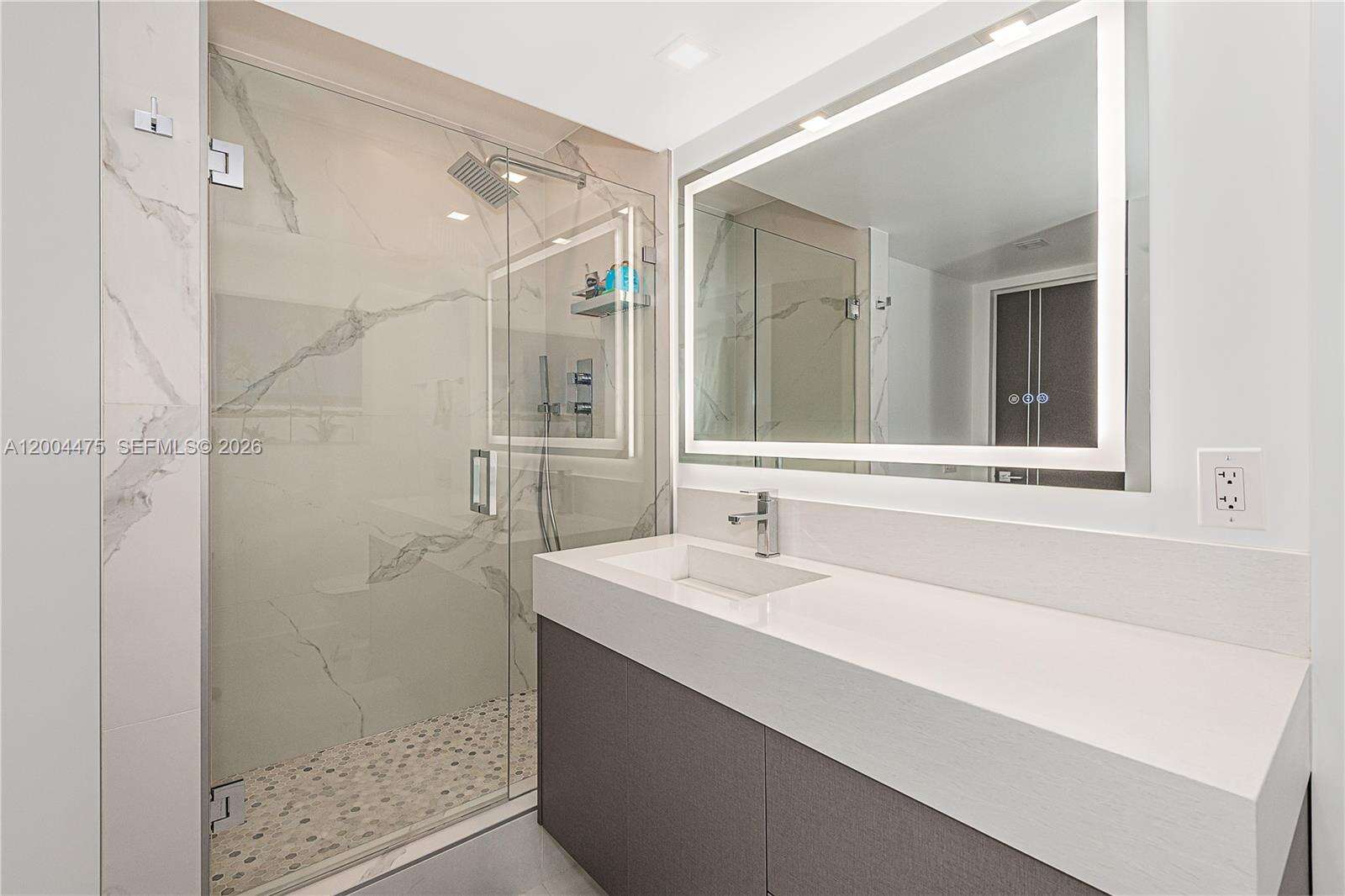 Roney Palace Unit #1440 | Picture 19