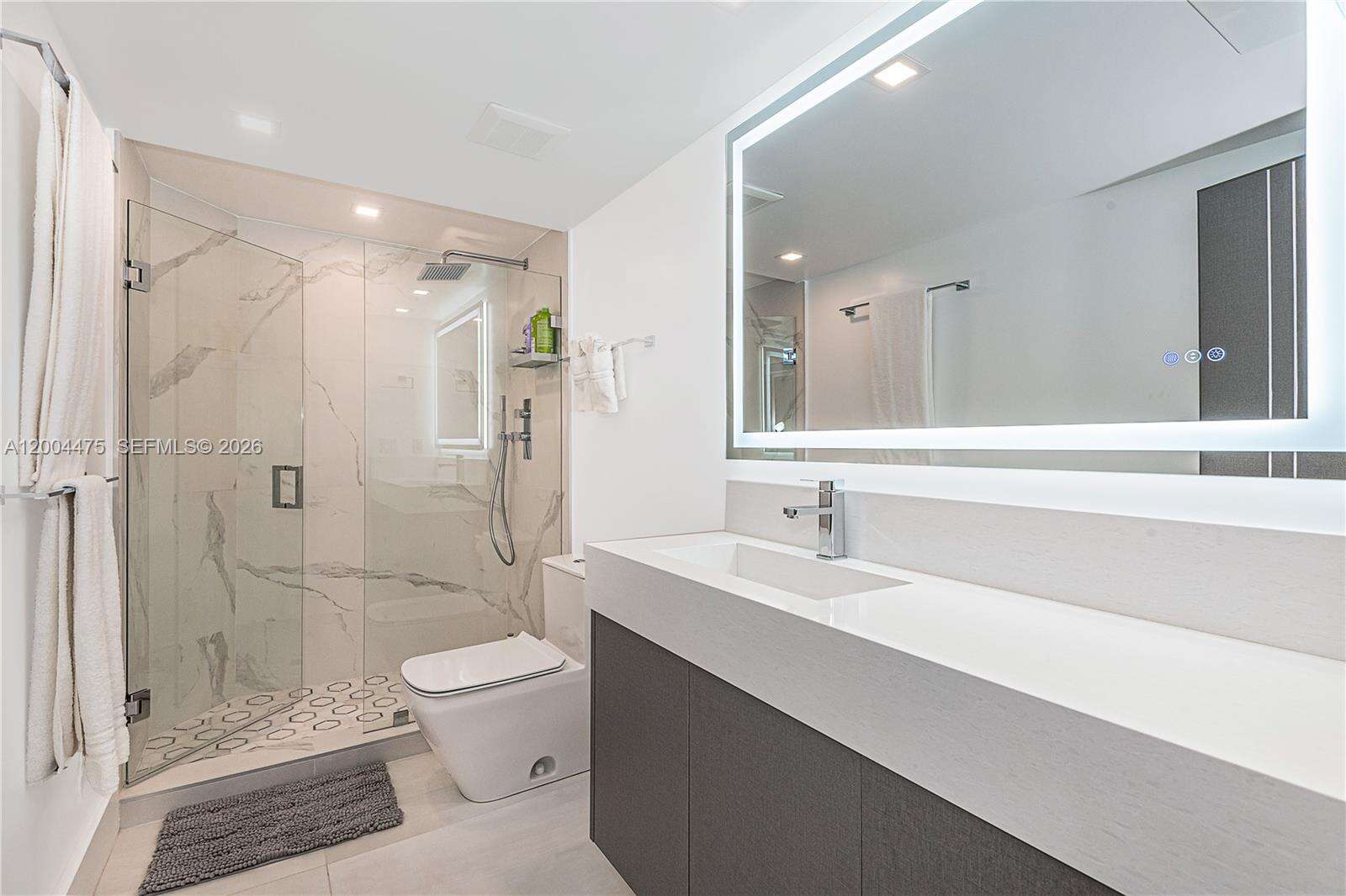 Roney Palace Unit #1440 | Picture 24