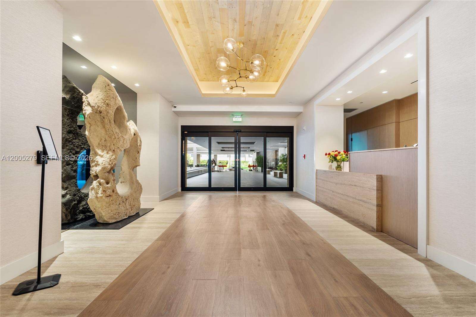 Roney Palace Unit #1011-1012 | Picture 26