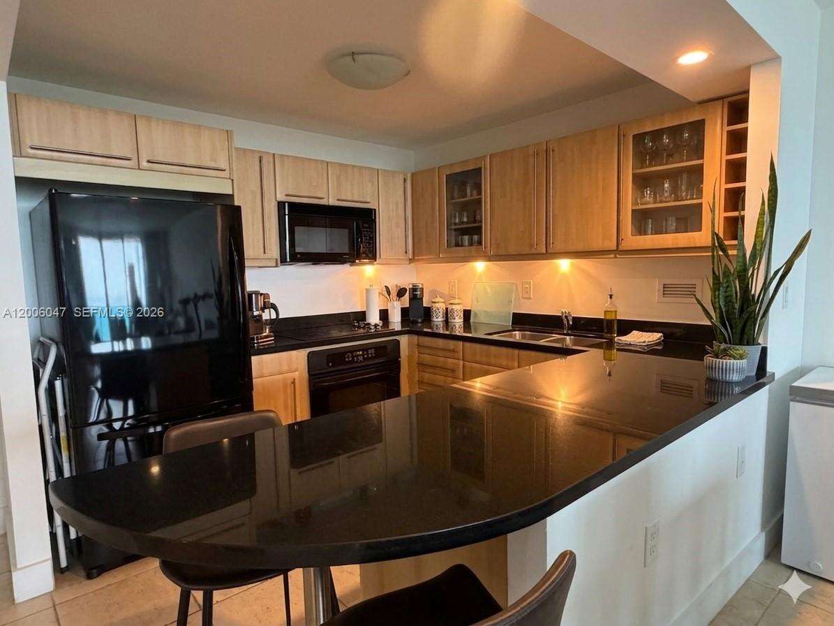 Roney Palace Unit #840 | Picture 3