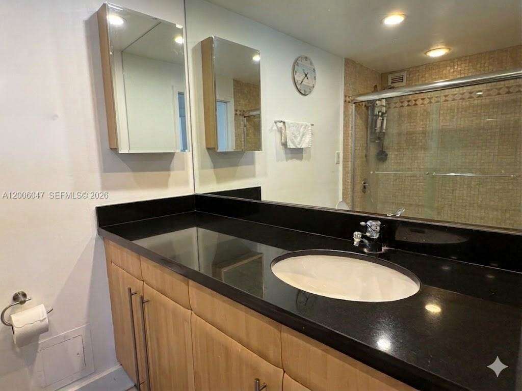 Roney Palace Unit #840 | Picture 4