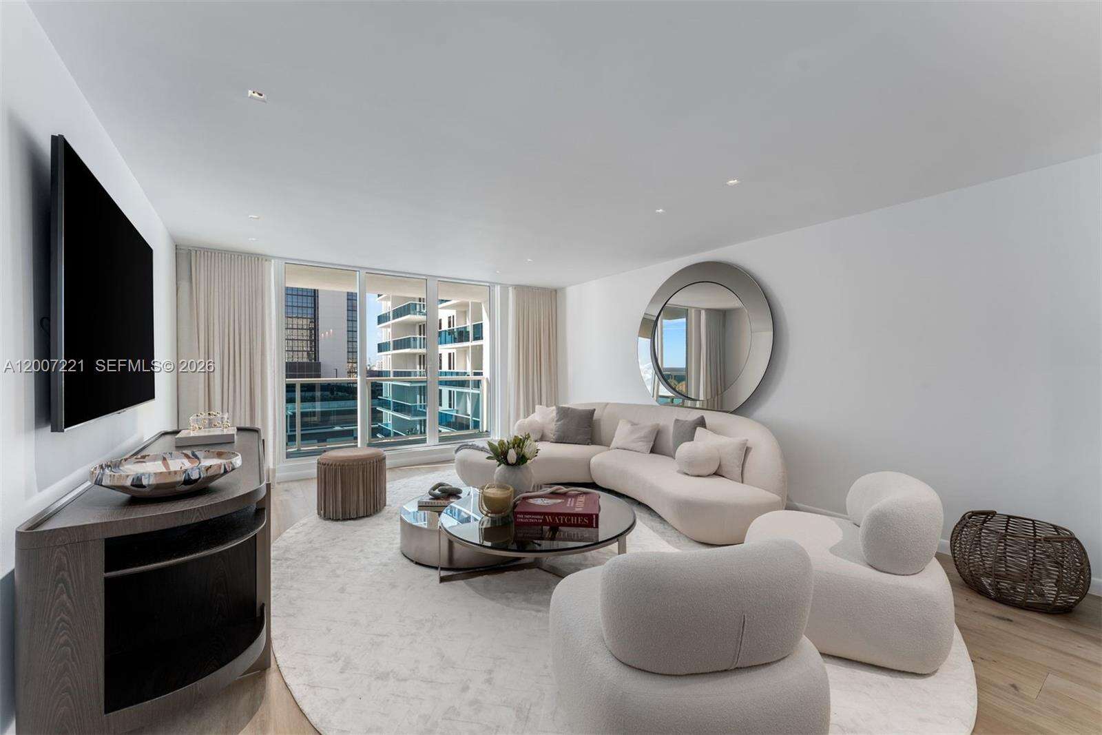 Roney Palace Unit #902 | Picture 2