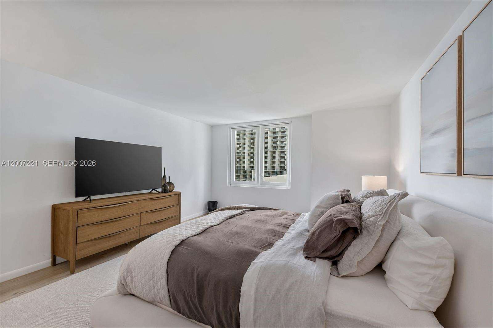 Roney Palace Unit #902 | Picture 17