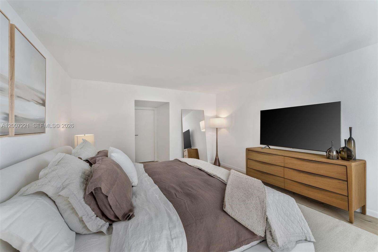 Roney Palace Unit #902 | Picture 20