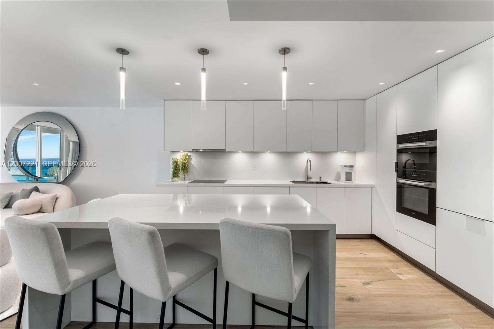 Roney Palace Unit #902 | Picture 7